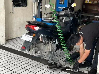 Teknik dan Bisnis Sepeda Motor