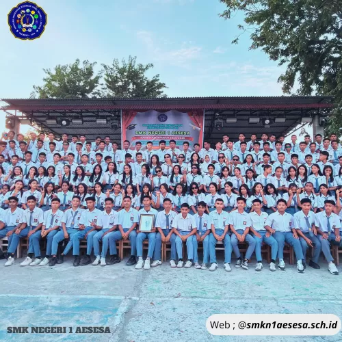 Momen Perpisahan, Kepsek Theresia Lepas 201 Siswa Kelas XII SMKN 1 Aesesa